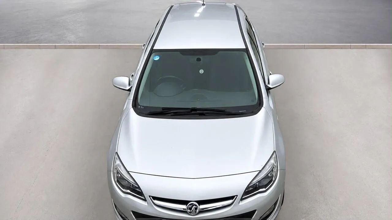 Vauxhall Astra 2014 photo 3