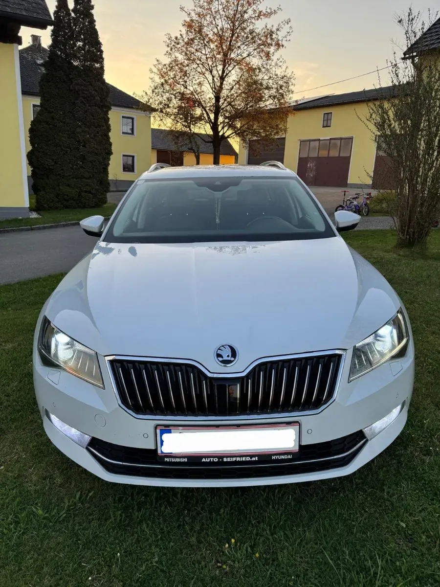 Skoda Superb 2017 photo 2