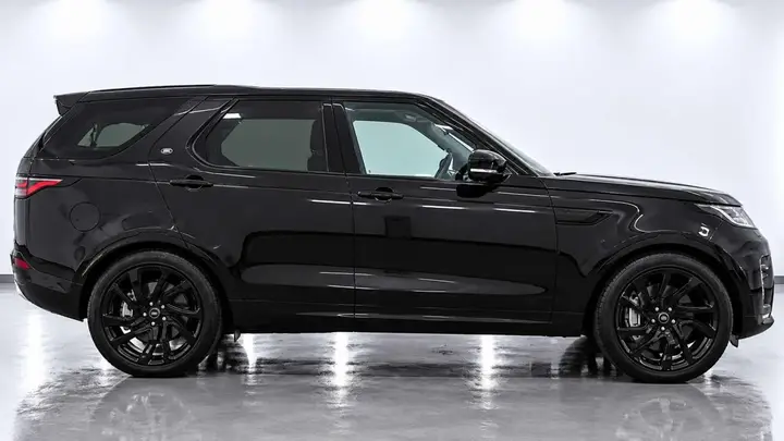 Land Rover Discovery 2023 photo 3