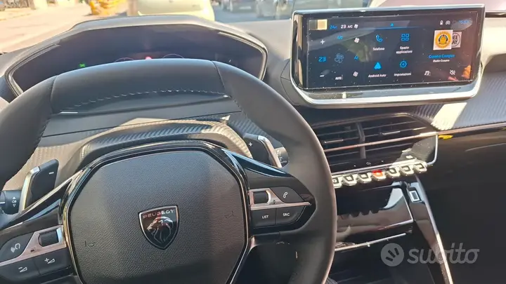 Peugeot 208 2025 photo 2