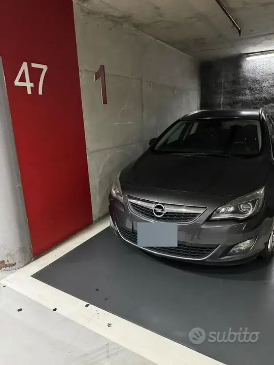 Opel Astra 2011 photo 2