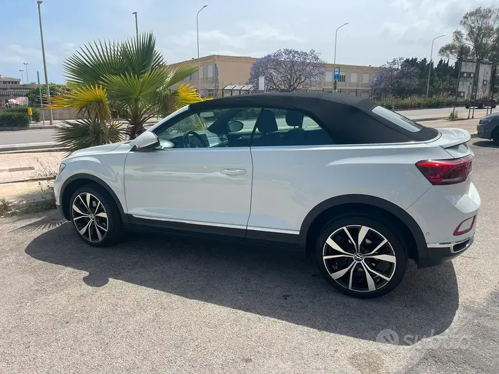 Volkswagen T-Roc 2023 photo 2