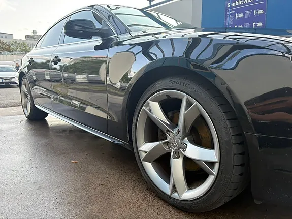 Audi A5 2011 photo 2