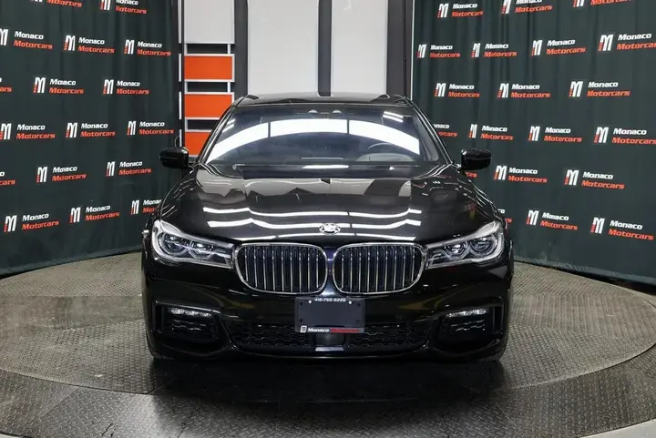 BMW 7 Series 2019 photo 2