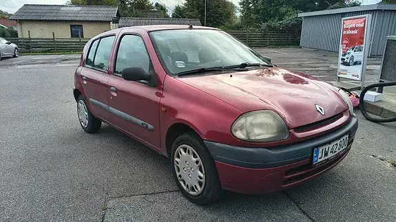 Renault Clio Ii 2000 photo 2