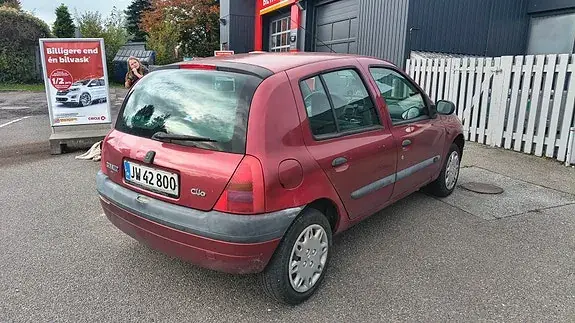 Renault Clio Ii 2000 photo 4