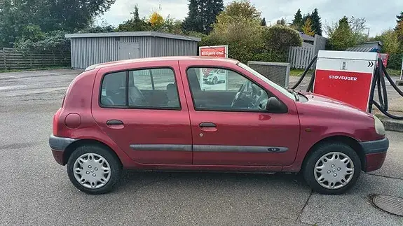 Renault Clio Ii 2000 photo 3