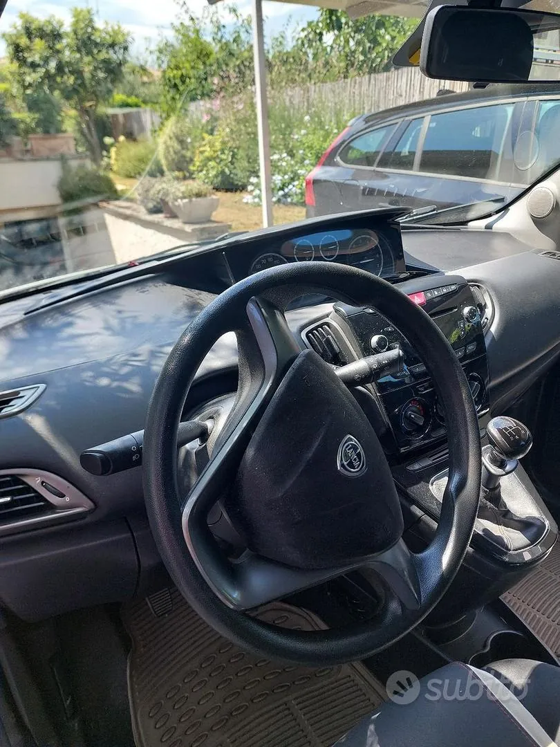 Lancia Ypsilon 2014 photo 4