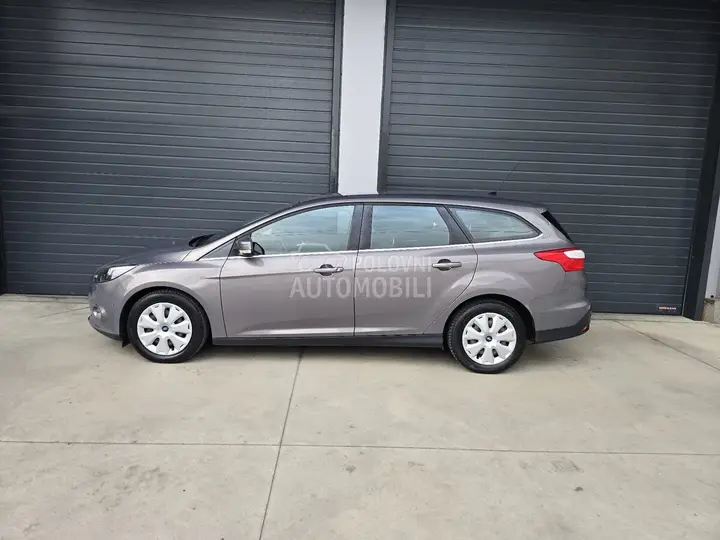 Ford Focus 2013 photo 2