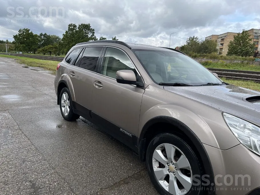 Subaru Outback 2014 photo 2