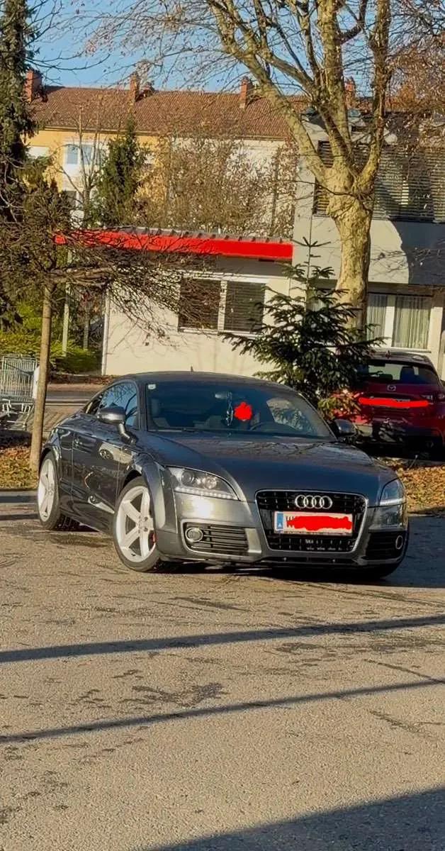 Audi Tt 2011 photo 2
