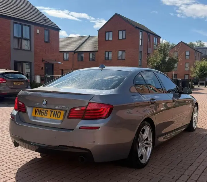 BMW 5 Series 2016 photo 3