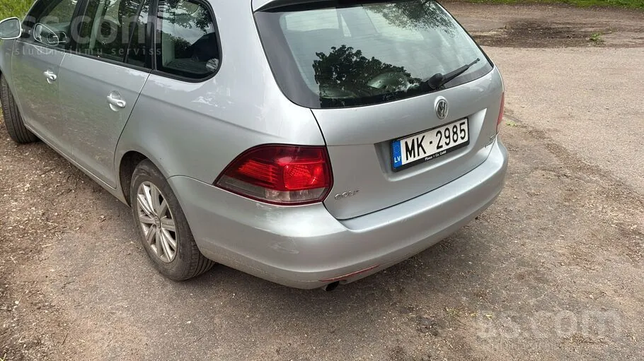 Volkswagen Golf 2010 photo 4