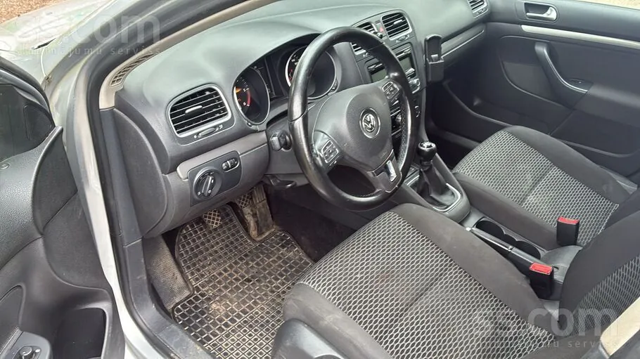 Volkswagen Golf 2010 photo 5