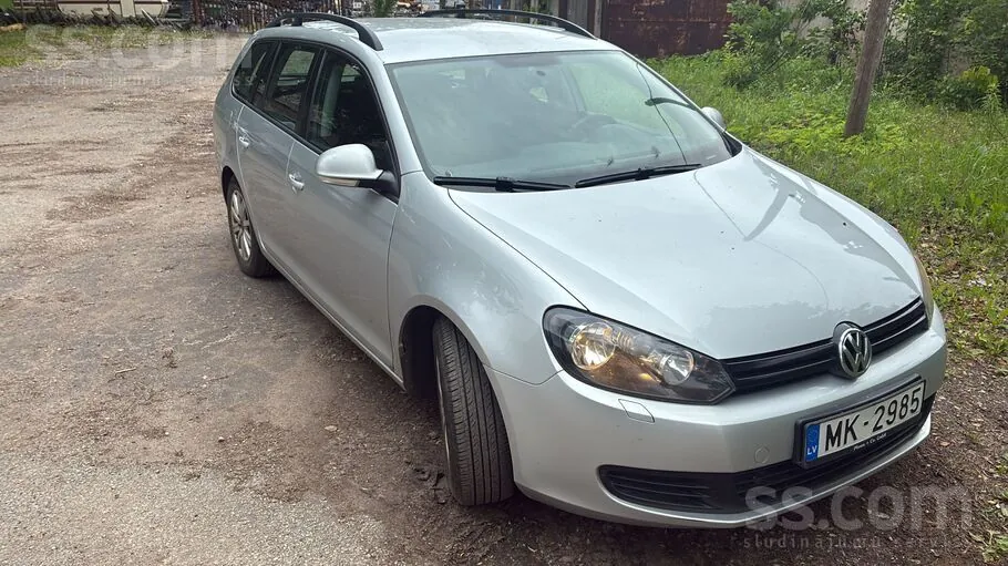 Volkswagen Golf 2010 photo 2