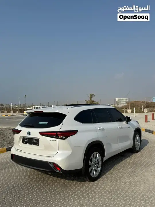 Toyota Highlander 2023 photo 3