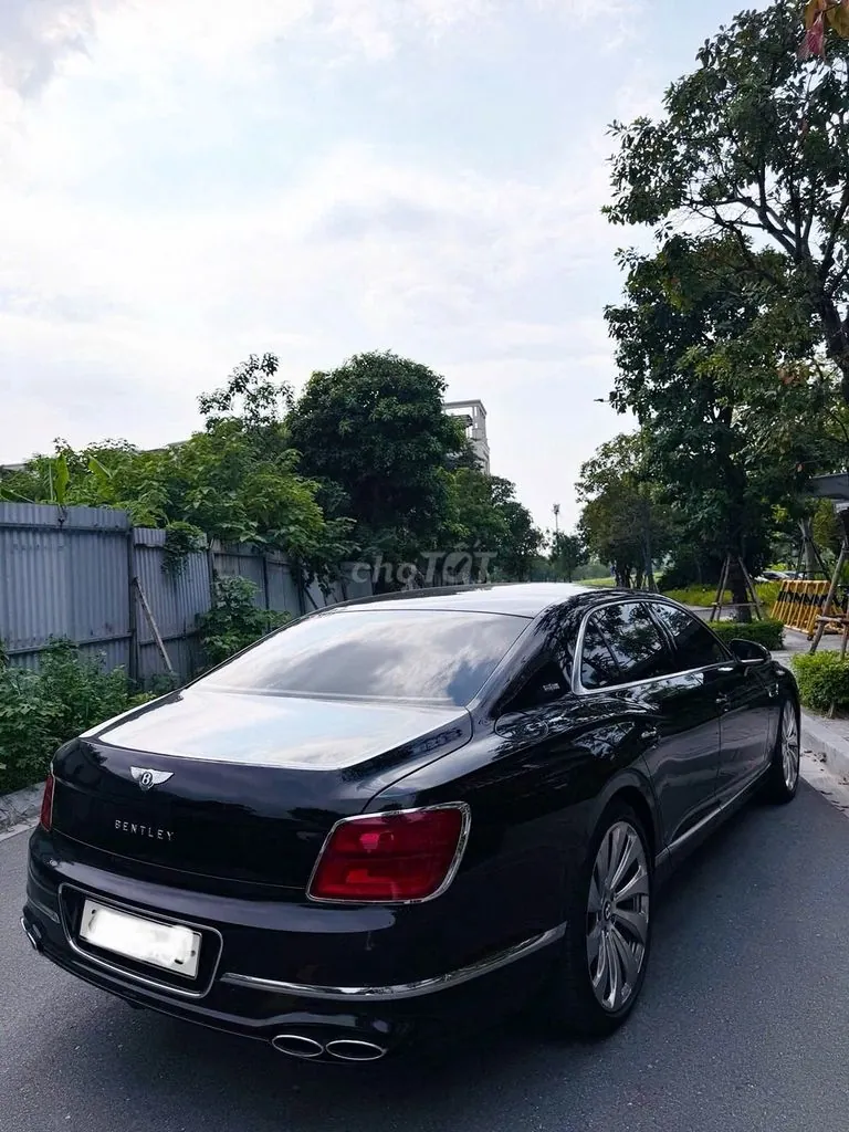 Bentley Flying Spur 2021 photo 2