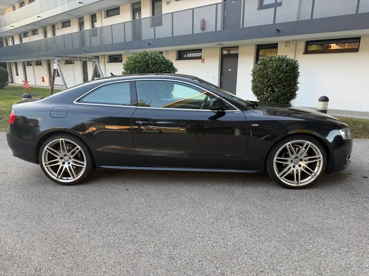Audi A5 2009 photo 2