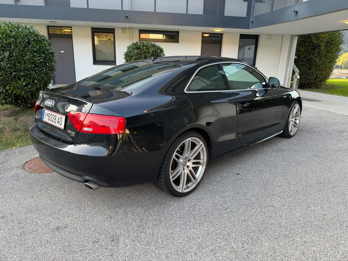 Audi A5 2009 photo 3