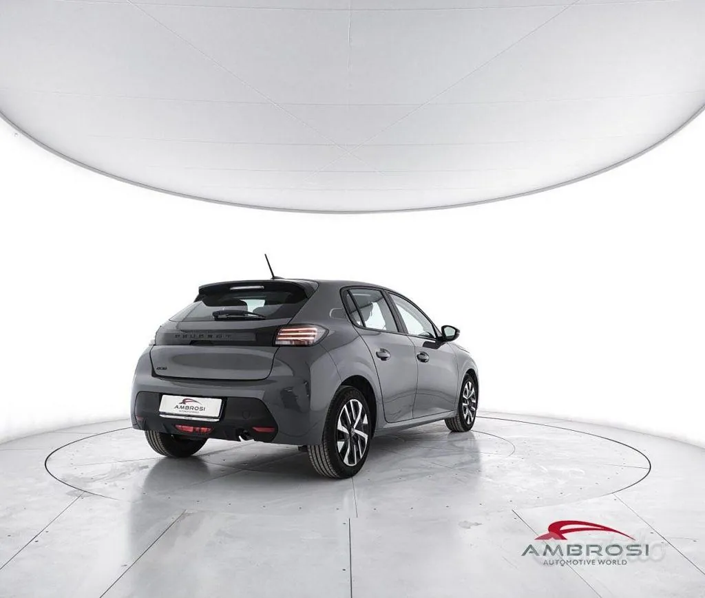 Peugeot 208 2024 photo 3