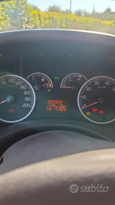 Fiat Punto 2010 photo 2