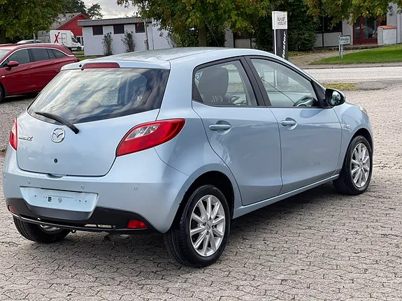 Mazda 2 2008 photo 2