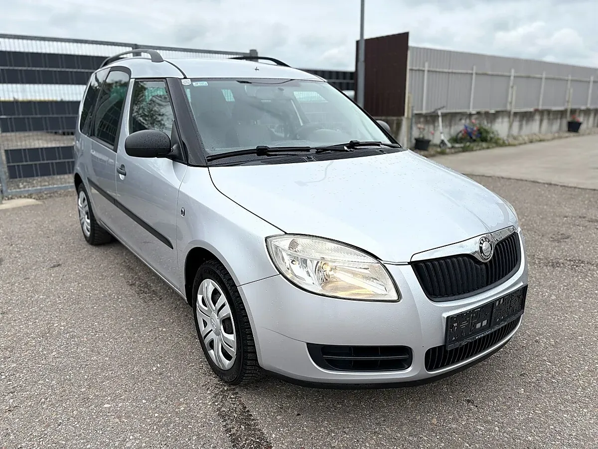Skoda Roomster 2009 photo 2