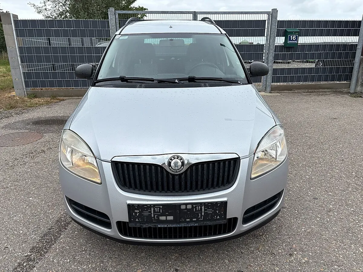 Skoda Roomster 2009 photo 3