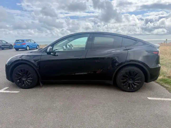 Tesla Model Y 2022 photo 4