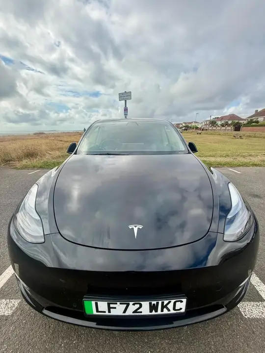 Tesla Model Y 2022 photo 2