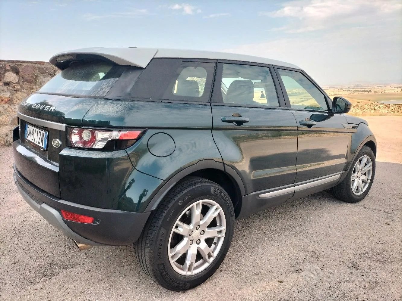 Land Rover Evoque 2022 photo 3
