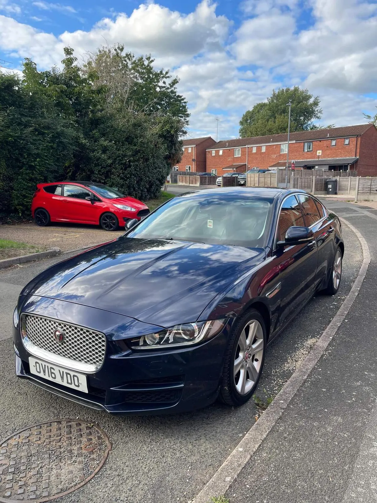 Jaguar Xe 2016 photo 4