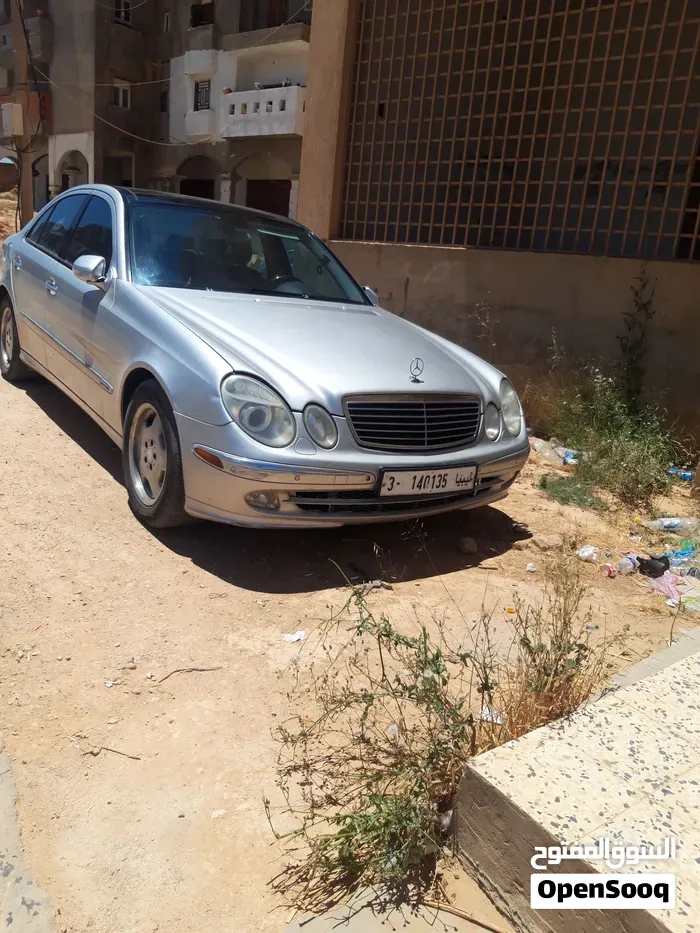 Mercedes-Benz E-Class 2004 photo 4
