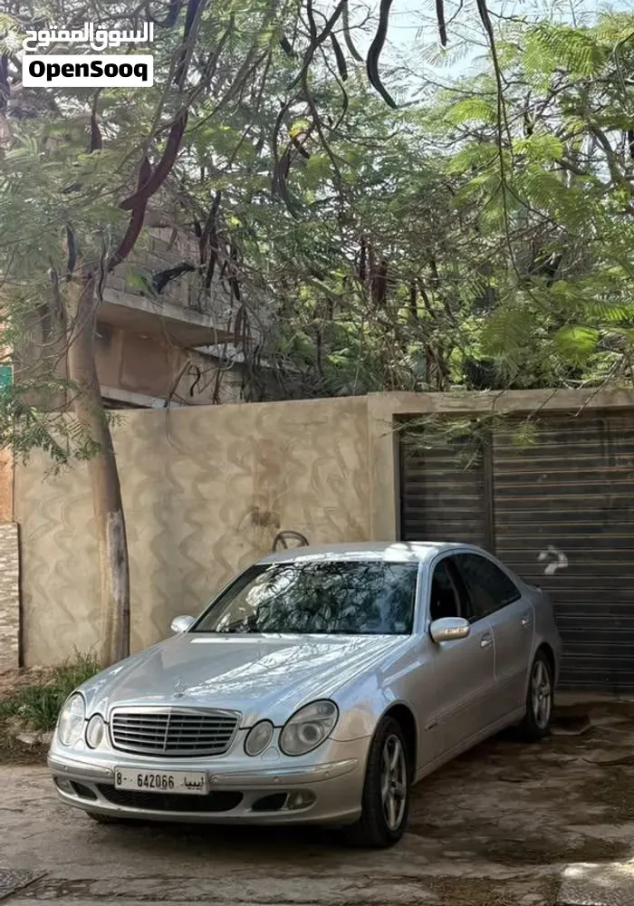 Mercedes-Benz E-Class 2004 photo 3