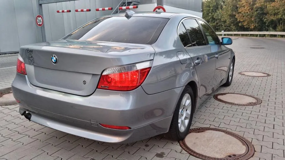 BMW 520I
