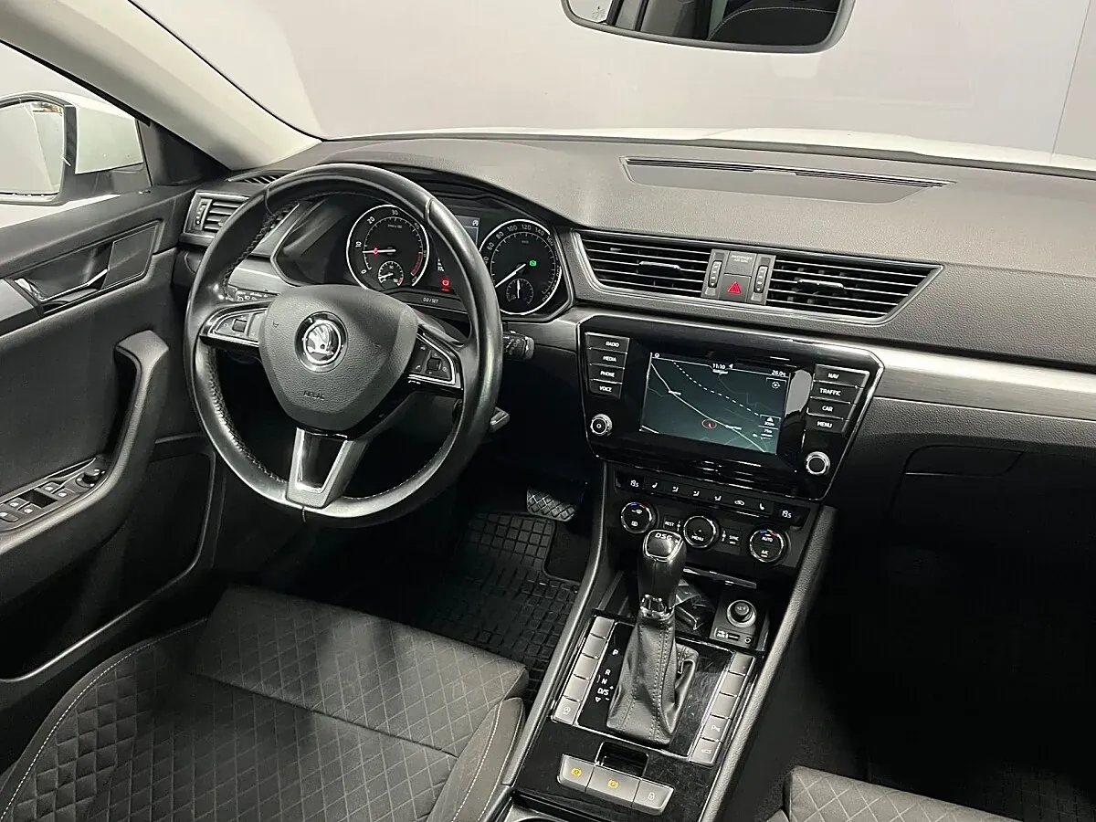 Skoda Superb 2016 photo 2