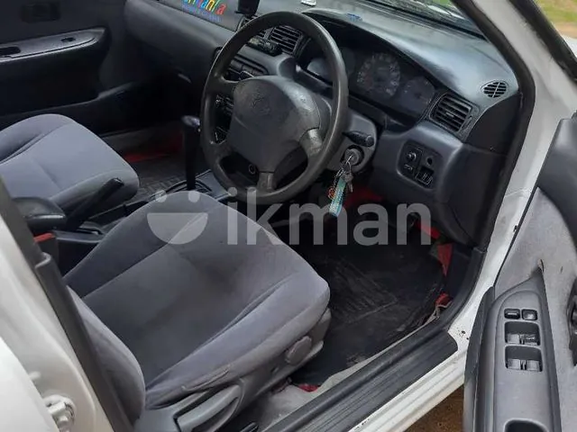 Nissan Sunny 1996 photo 2