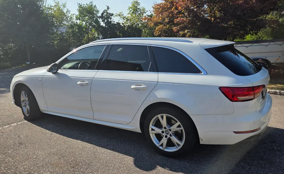 Audi A4 2017 photo 2