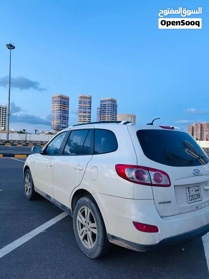 Hyundai Santa Fe 2011 photo 4