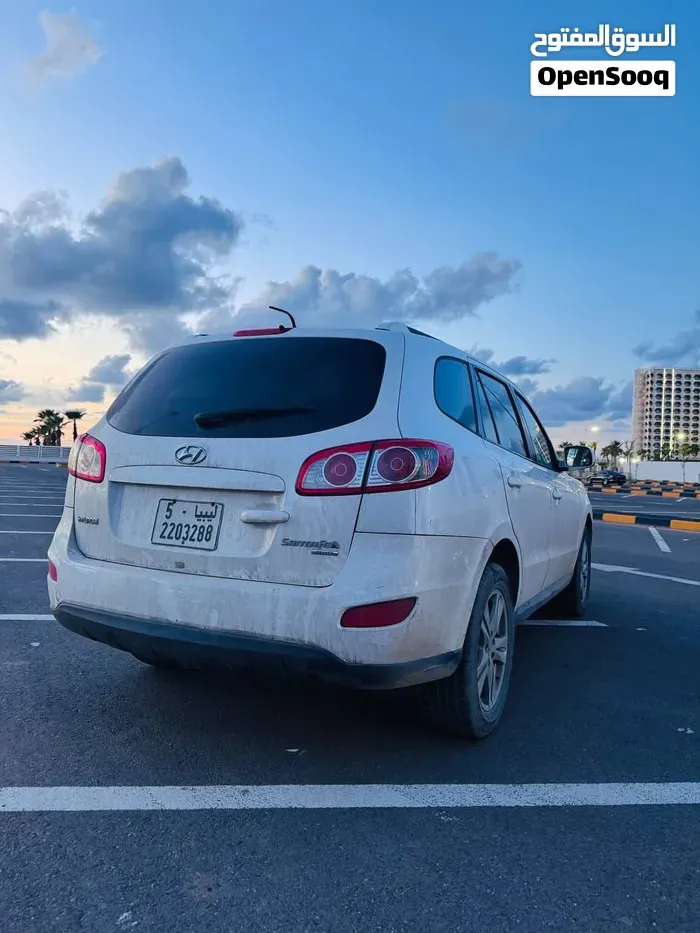 Hyundai Santa Fe 2011 photo 3