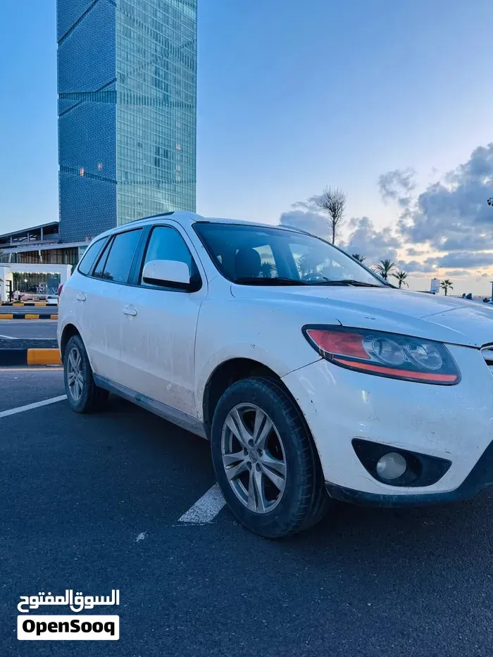 Hyundai Santa Fe 2011 photo 2