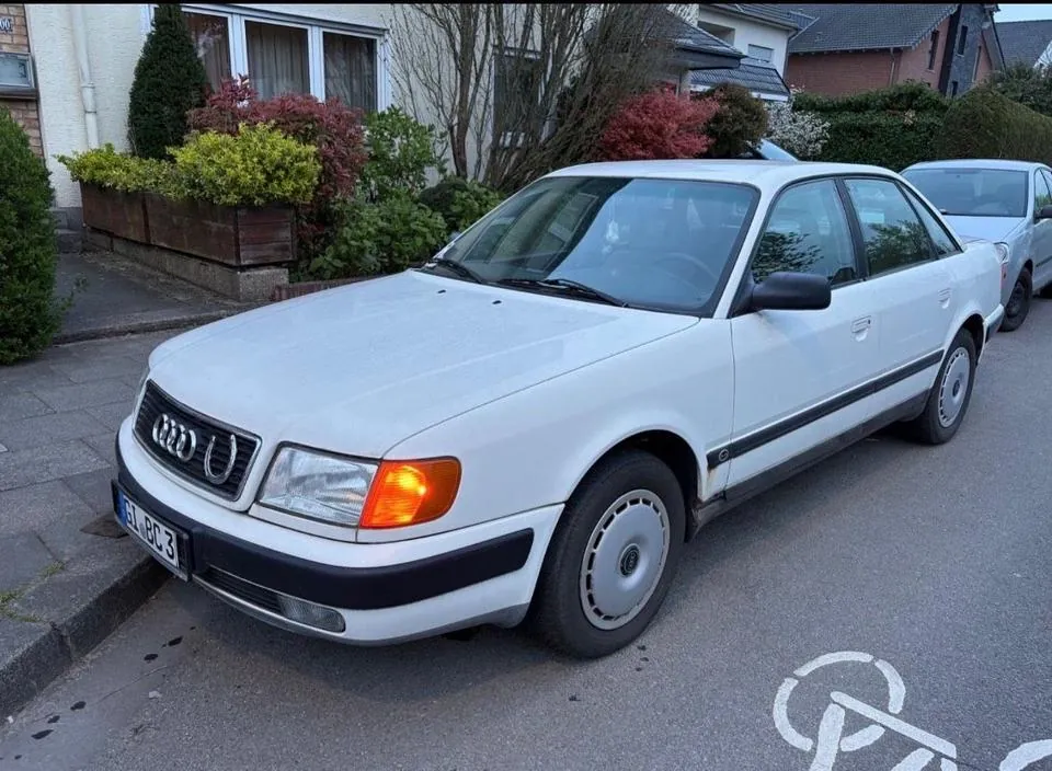 Audi 100