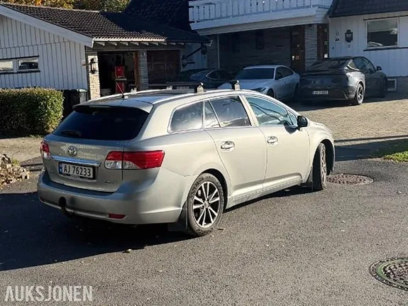Toyota Avensis 2012 photo 3