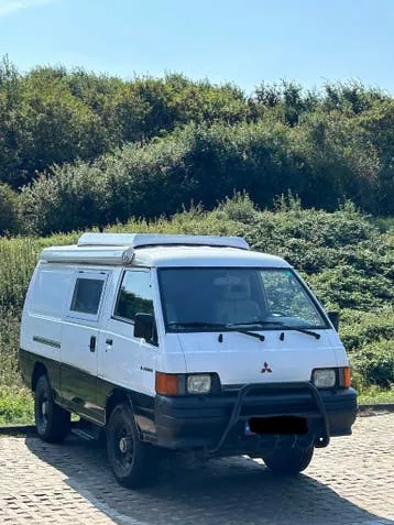 Mitsubishi L 300