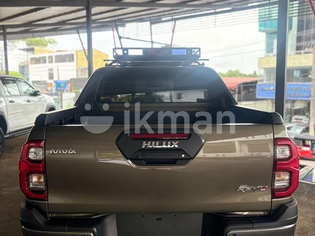 Toyota Hilux 2025 photo 3