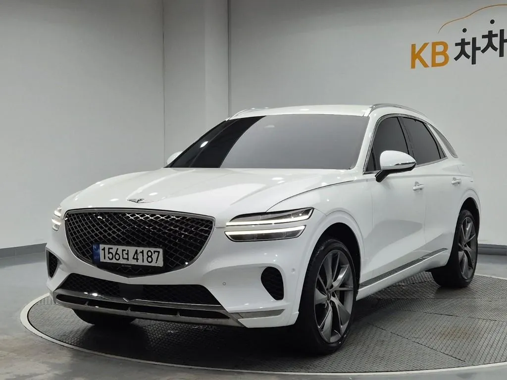 Genesis Gv70