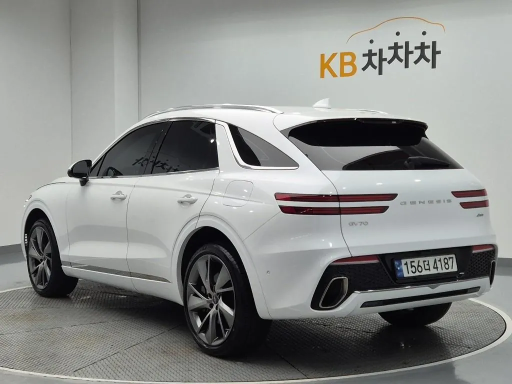 Genesis Gv70 2023 photo 2