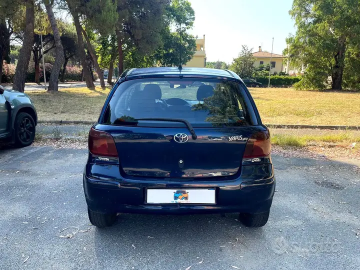 Toyota Yaris Verso 2004 photo 4