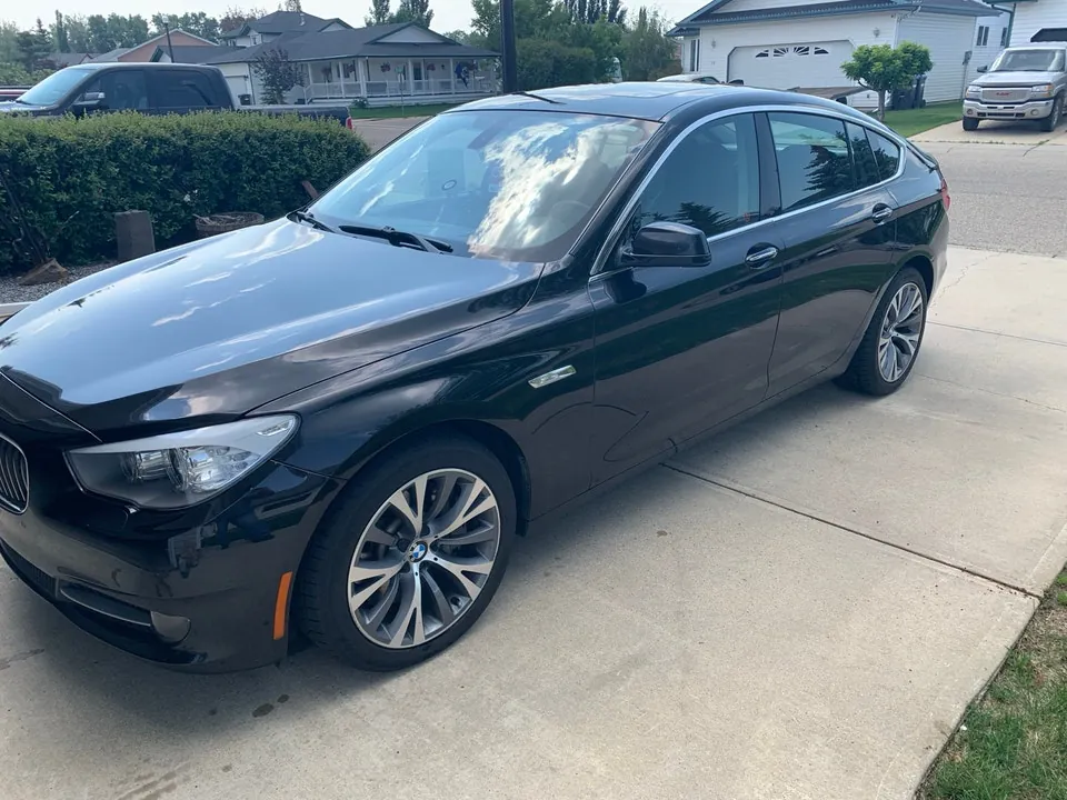 BMW 5 Series 2010 photo 2