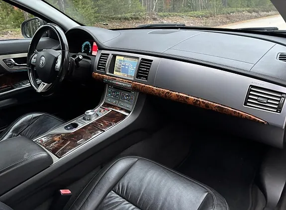 Jaguar Xf 2009 photo 5
